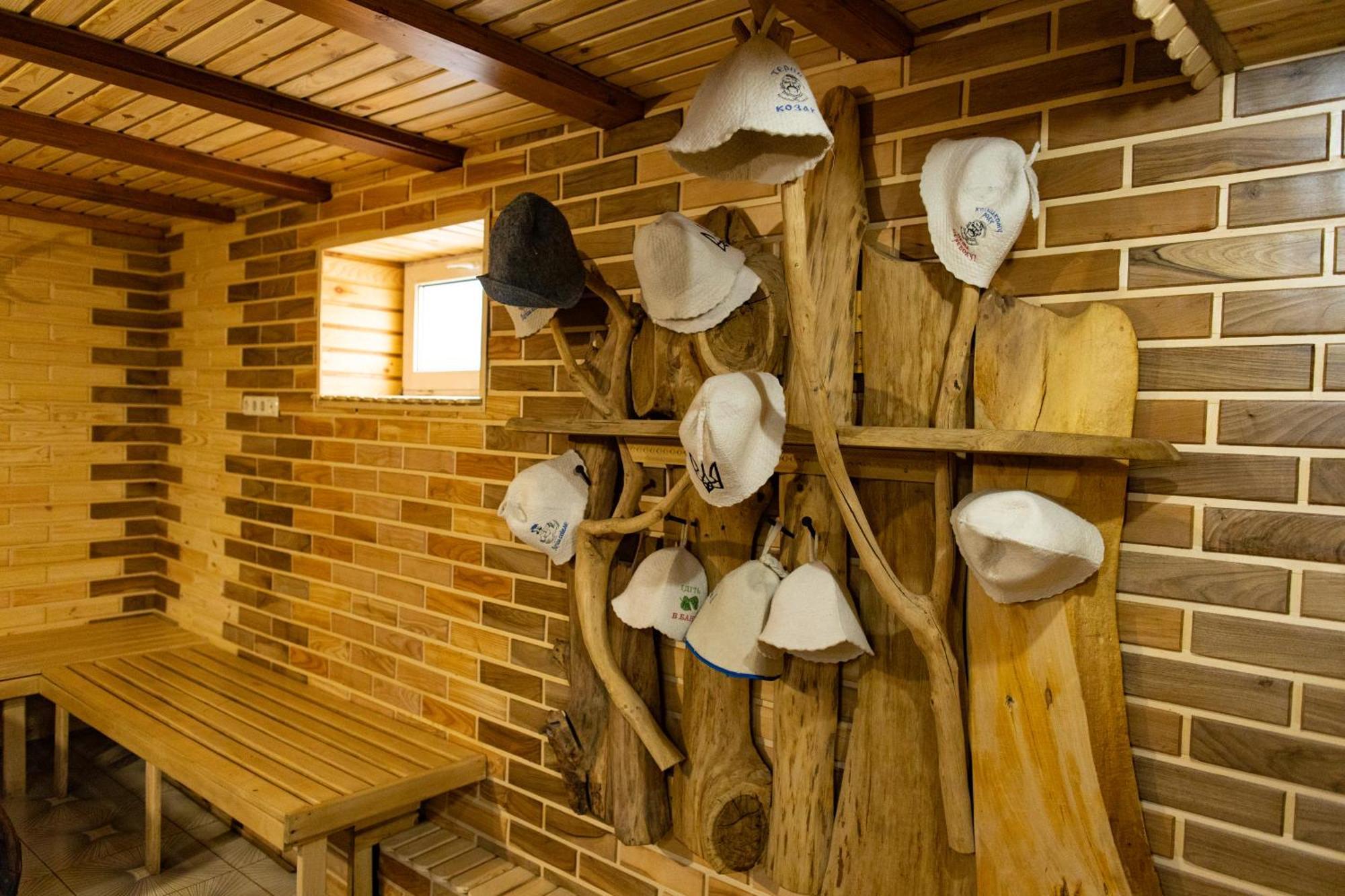 У Мар'Яни І Назара Hotel Yaremche Luaran gambar