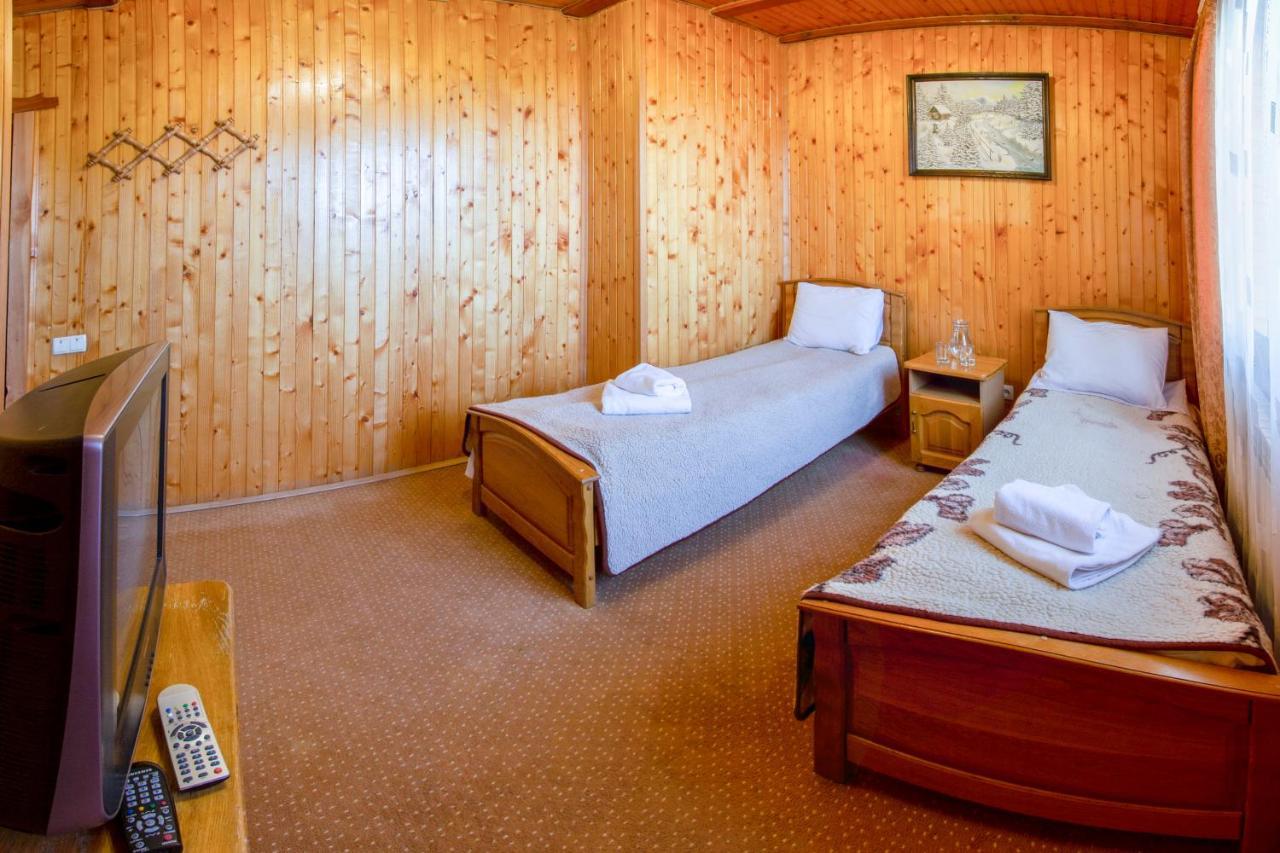 У Мар'Яни І Назара Hotel Yaremche Luaran gambar
