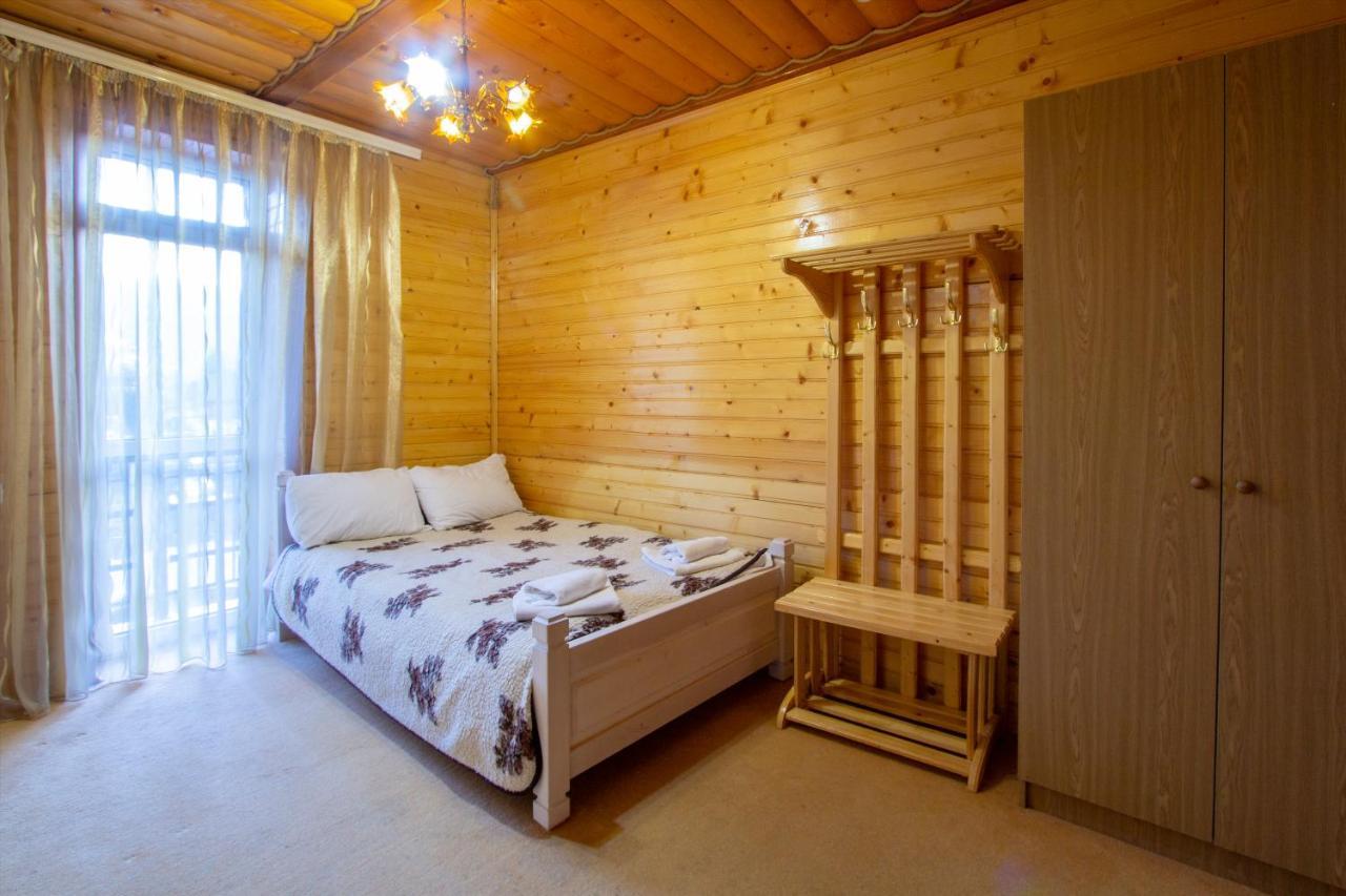 У Мар'Яни І Назара Hotel Yaremche Luaran gambar
