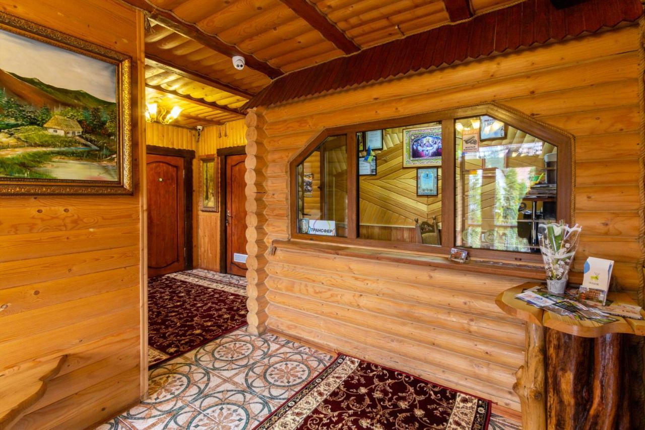 У Мар'Яни І Назара Hotel Yaremche Luaran gambar