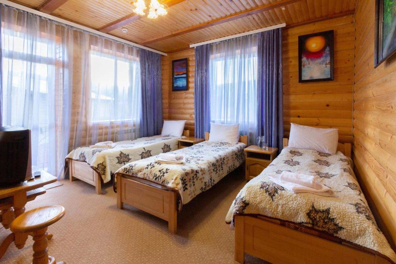У Мар'Яни І Назара Hotel Yaremche Luaran gambar