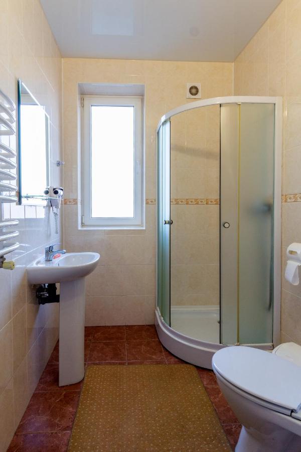 У Мар'Яни І Назара Hotel Yaremche Luaran gambar